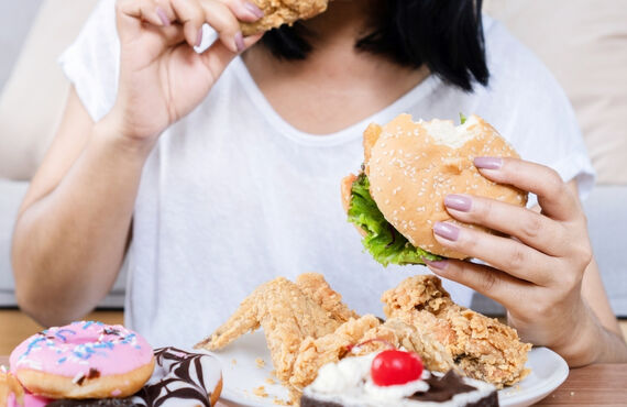 暴飲暴食がダイエットに与える影響:~1NDLY Personal Gym西葛西店~西葛西のパーソナルジム