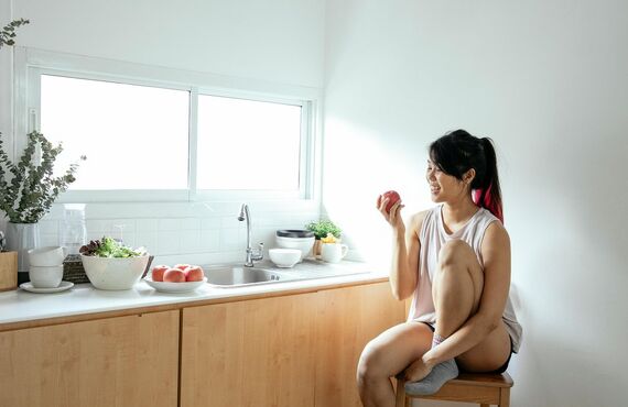 葛西のパーソナルジム:「気づいたら冷蔵庫を開けてしまってる夜」に効く習慣~1NDLY Personal Gym葛西店~
