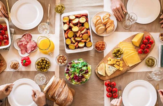 西葛西のパーソナルジム:大皿で食べることで食指量が多くなる!?~1NDLYパーソナルジム西葛西店~